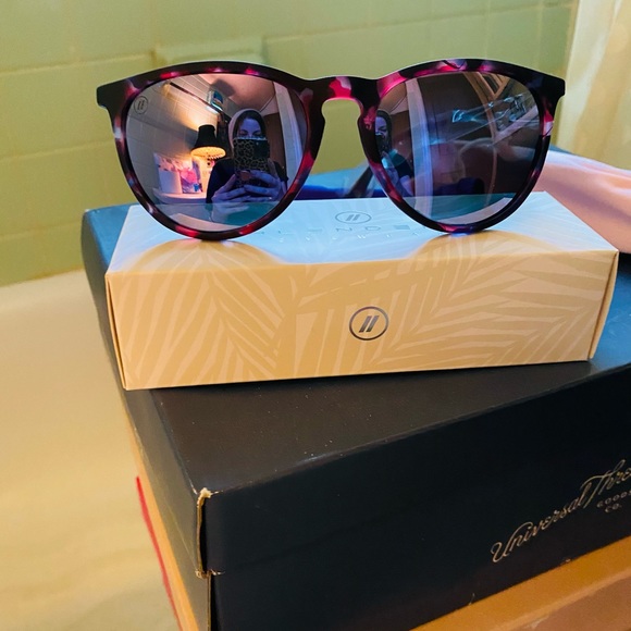 Purple lenses & tortoise with bright pink rims - Picture 3 of 4